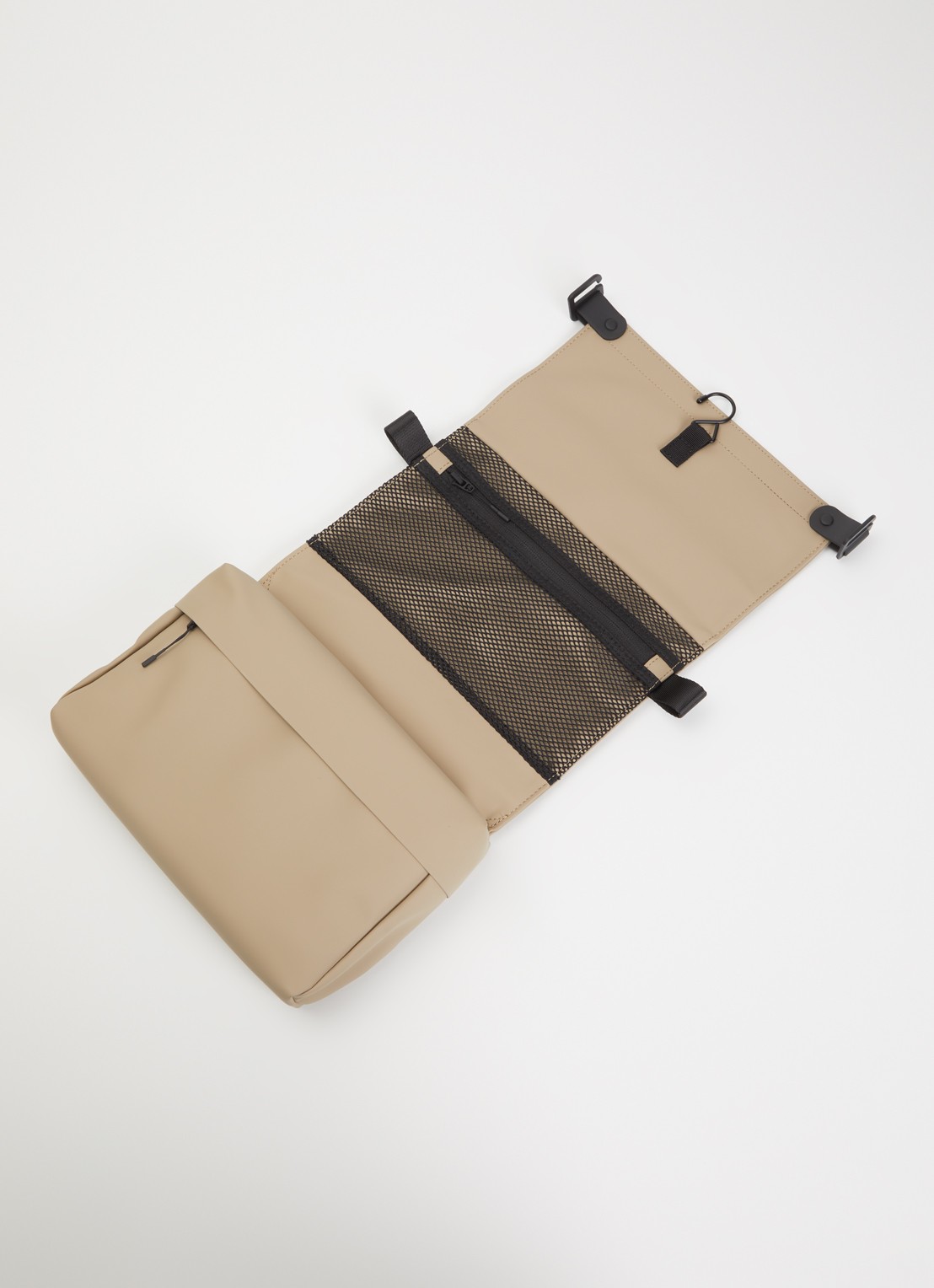 Rains OTG W3 toillettas met waterafstotende coating - voorkant 2 beige