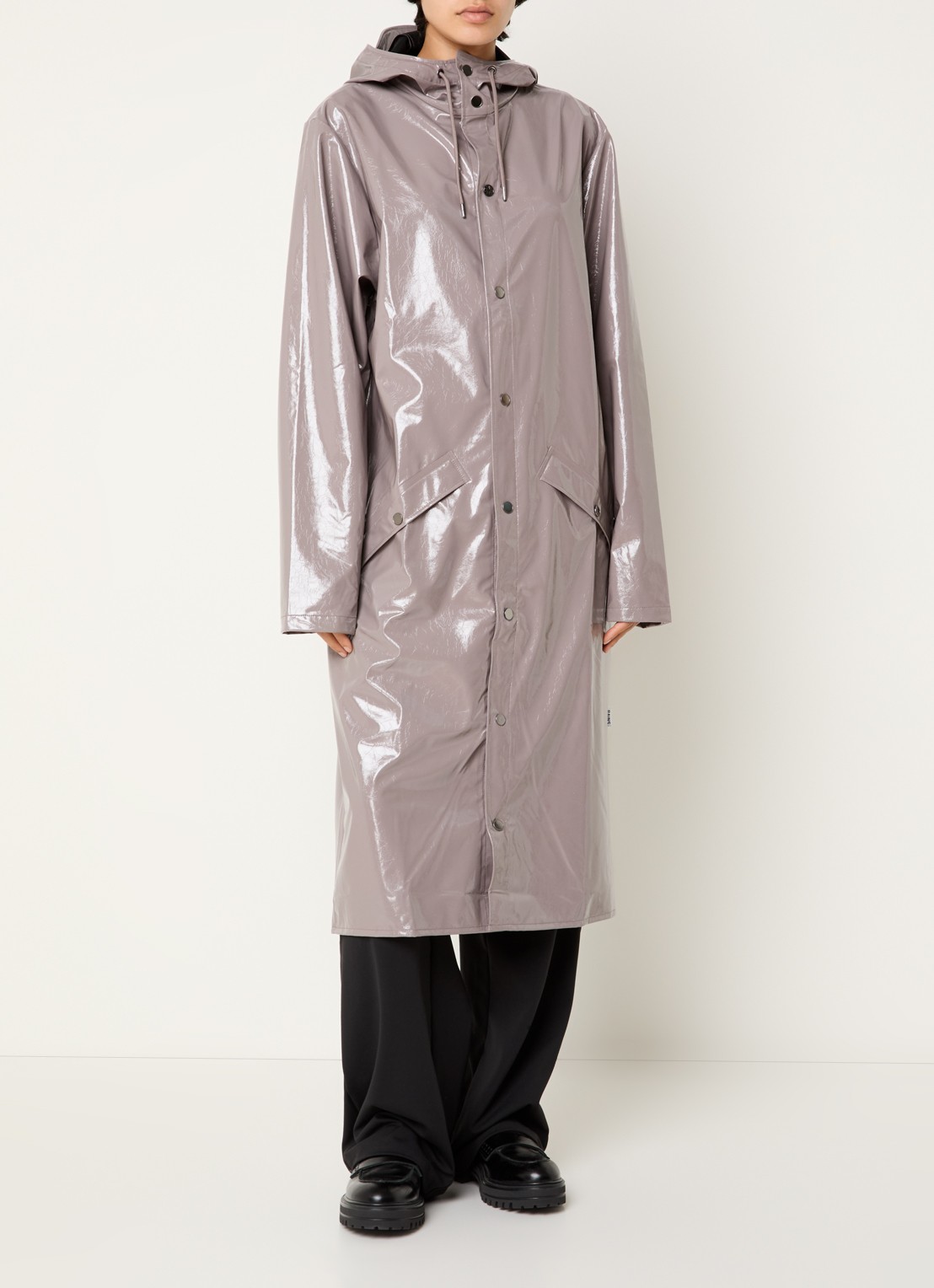 Rains Regenjas met capuchon en klepzakken - voorkant 2 metallic