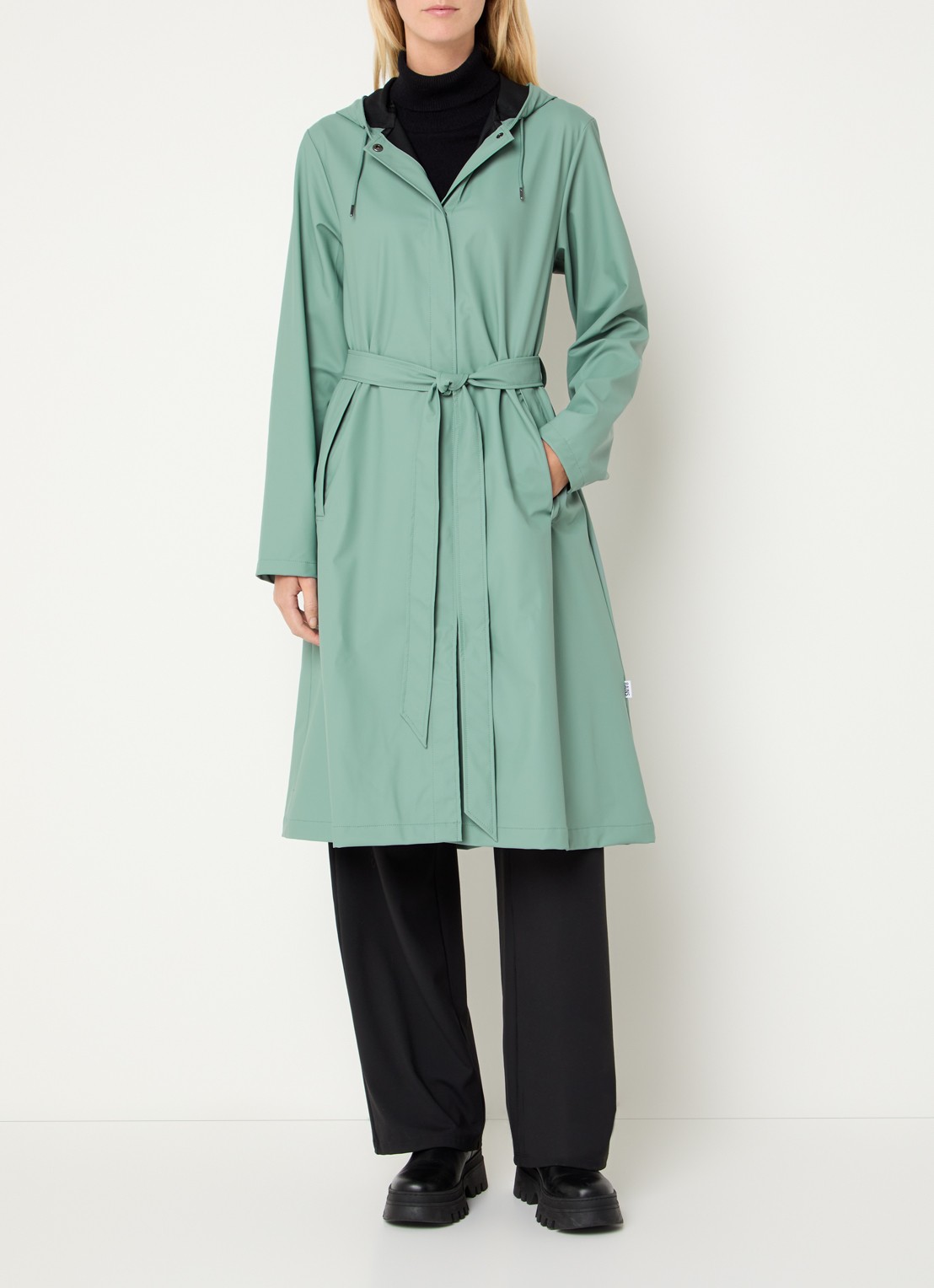 Rains Regenjas met capuchon en strikceintuur - detail 4 mint