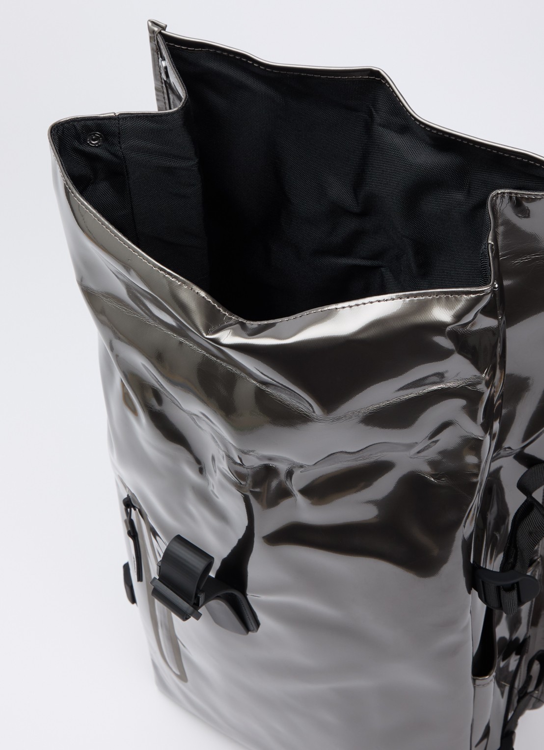 Rains Rolltop Large rugzak met 16 inch laptop vak en waterafstotende coating  - detail 2 grijs
