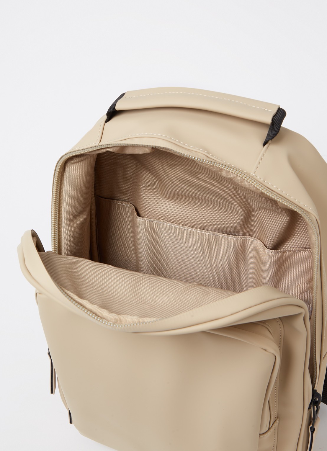 Rains Rugzak met 12 inch laptopvak en waterafstotende coating - detail 3 camel