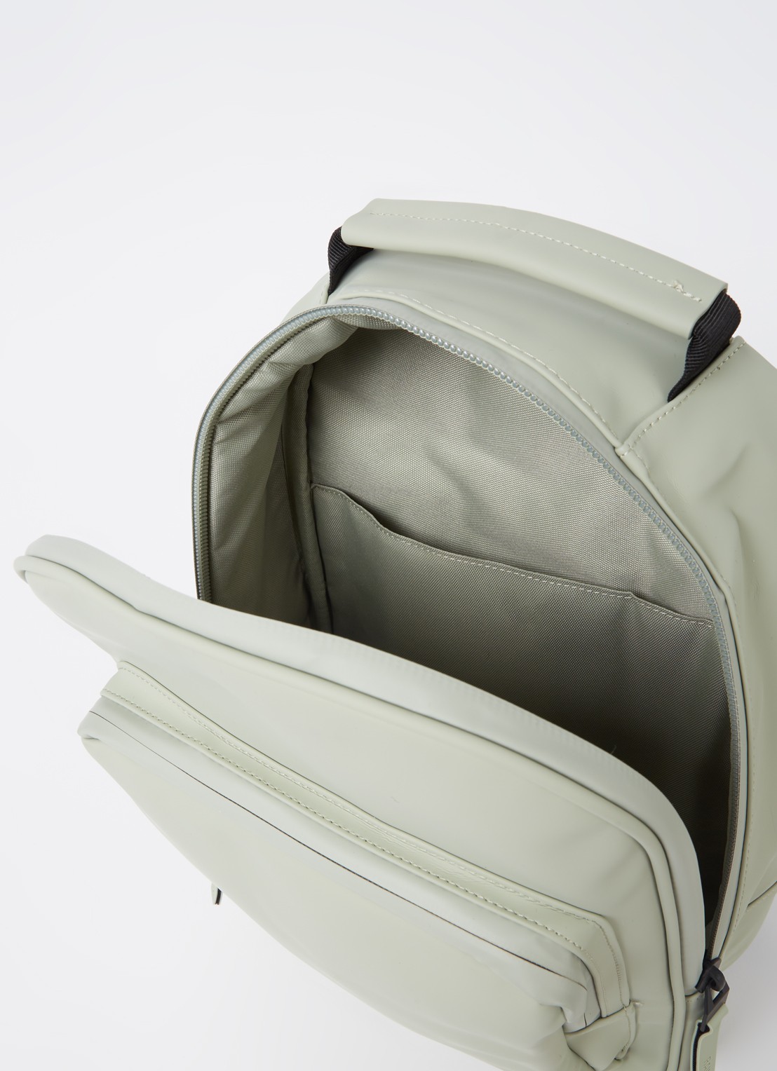 Rains Rugzak met 12 inch laptopvak en waterafstotende coating - detail 3 lindegroen
