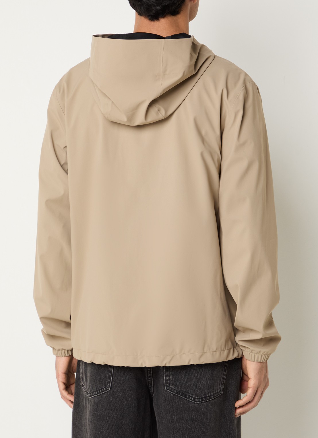 Rains Suva softshell jack met capuchon - achterkant 3 beige