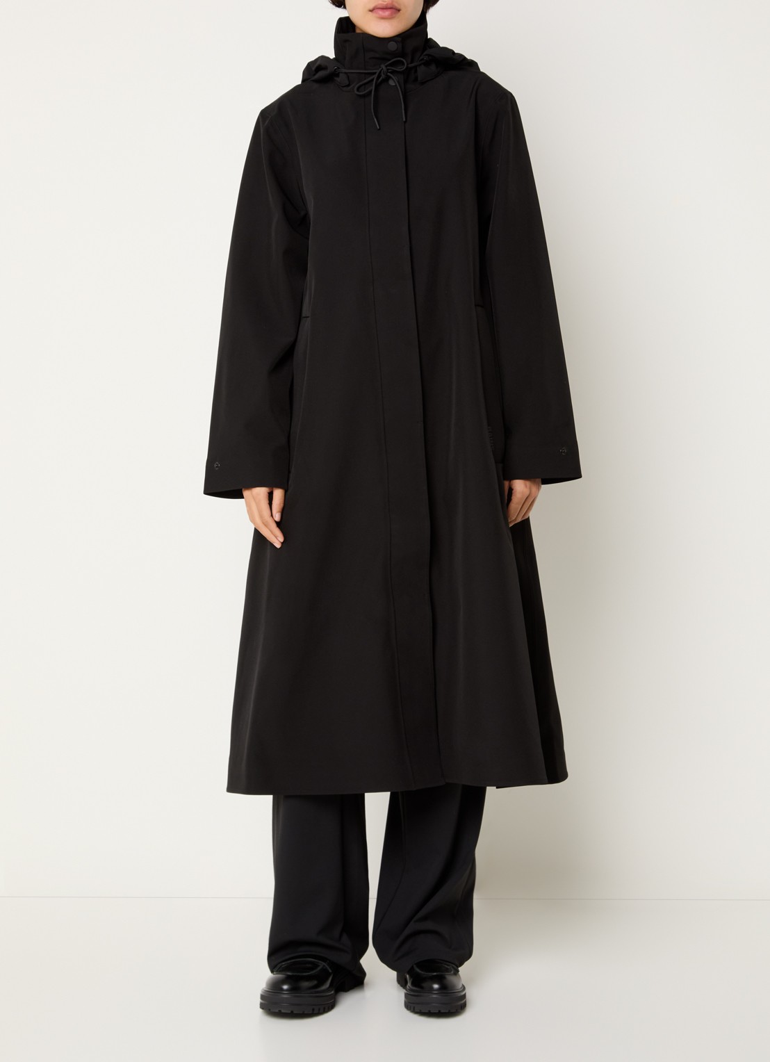Rains Suva softshell jas met capuchon en steekzakken - detail zwart
