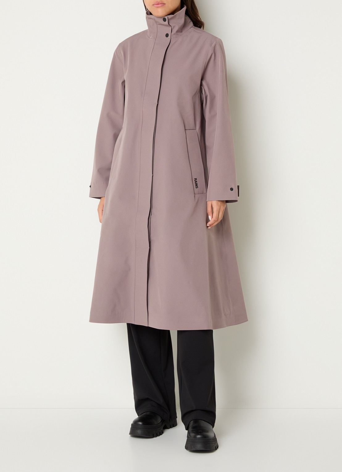 Rains Suva softshell jas met capuchon en steekzakken - detail lichtbruin