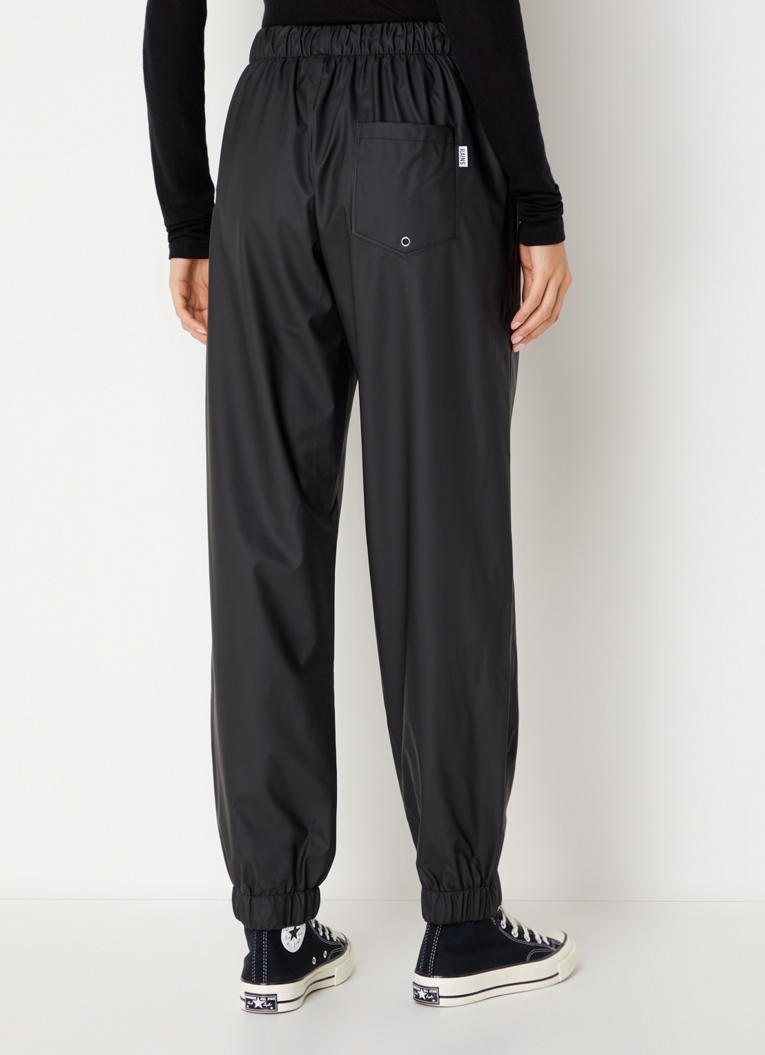 Rains Tapered fit joggingbroek met waterafstotende coating - achterkant 4 zwart
