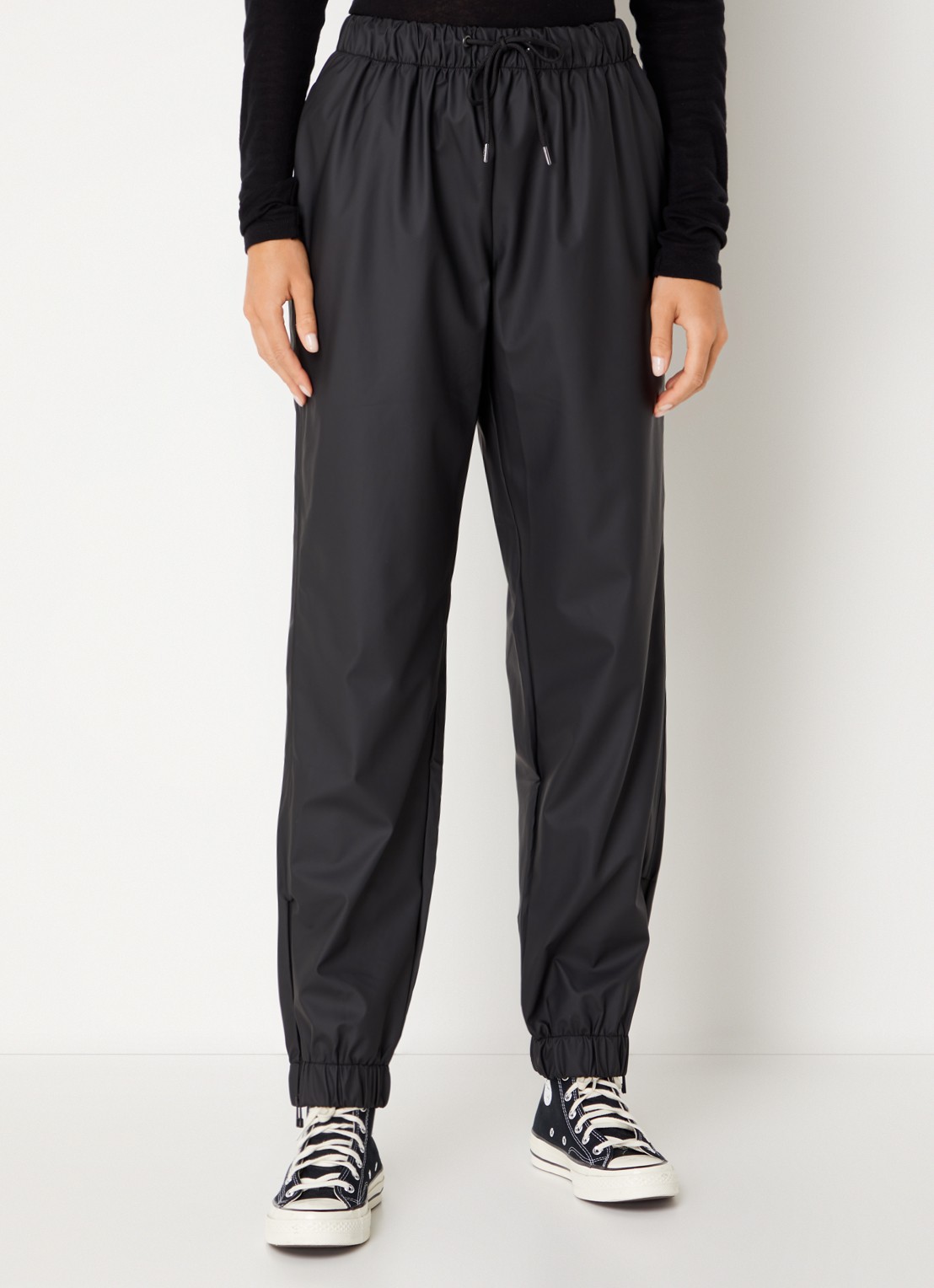 Rains Tapered fit joggingbroek met waterafstotende coating - detail zwart