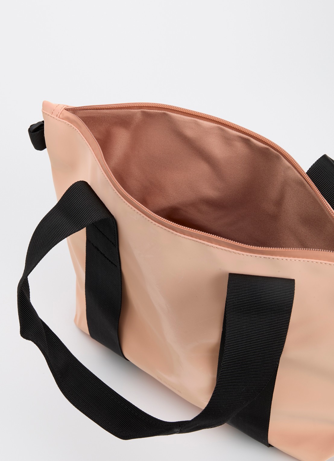 Rains Tote Micro W3 schoudertas met afneembare schouderriem en waterafstotende coating - detail 3 zalmroze
