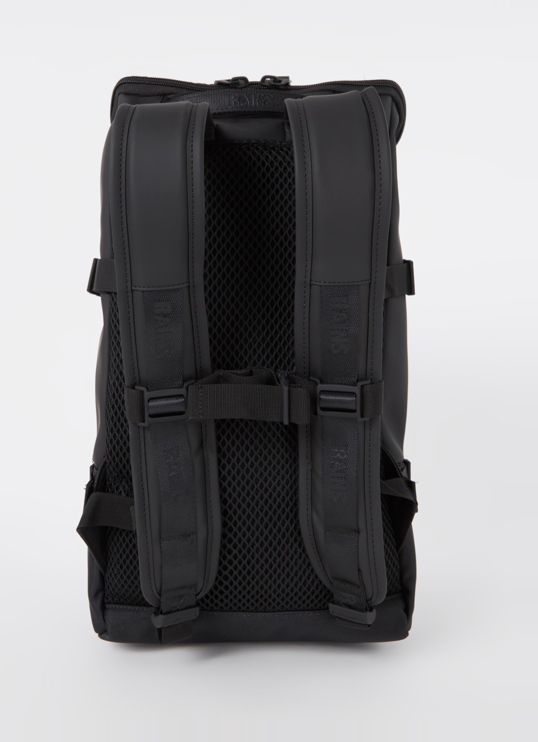 Rains Trail Cargo rugzak met 13 inch laptopvak en waterafstotende coating - achterkant 2 zwart
