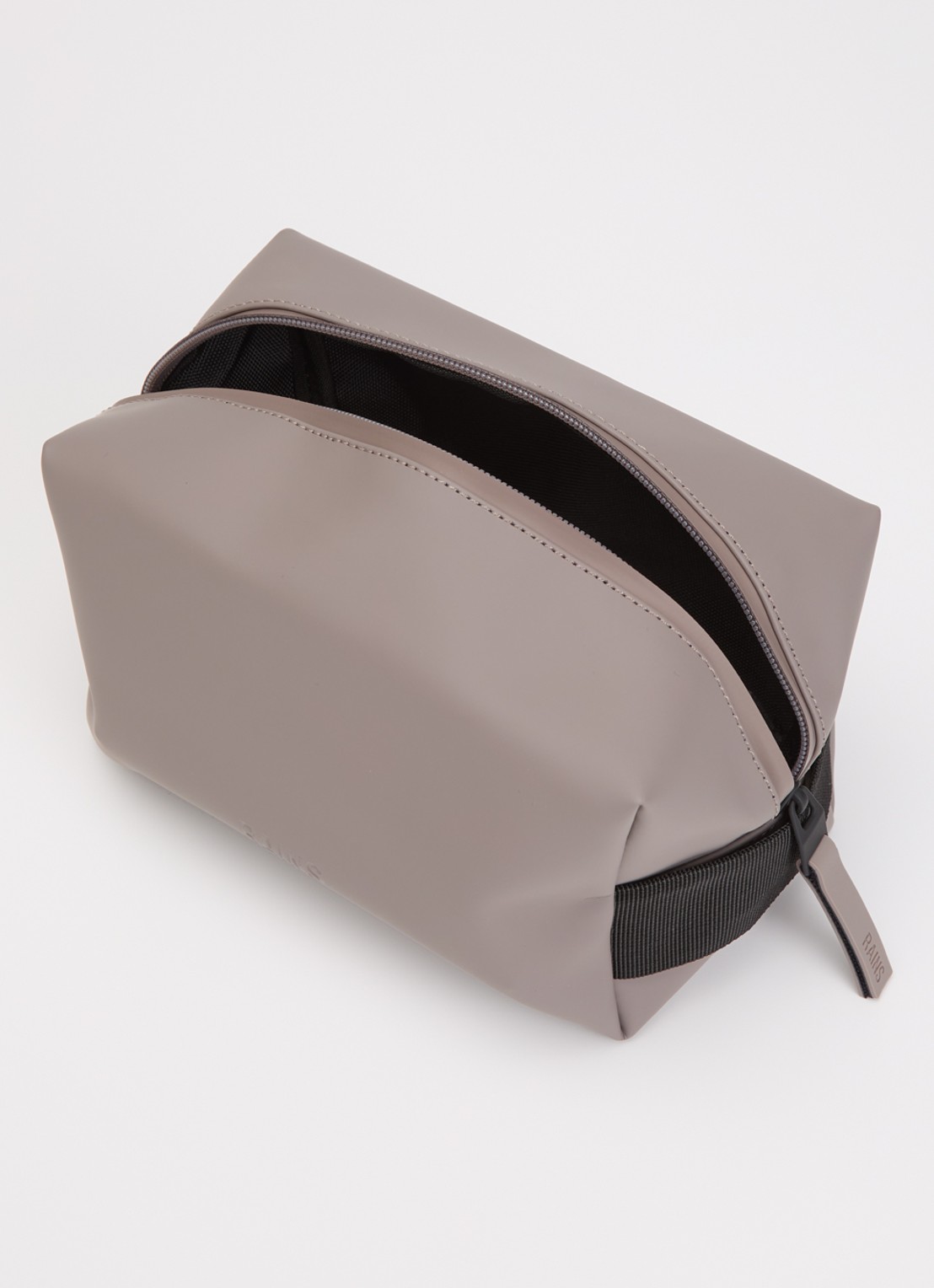 Rains Wash Bag Small toilettas met waterafstotende coating - voorkant 2 lichtgrijs