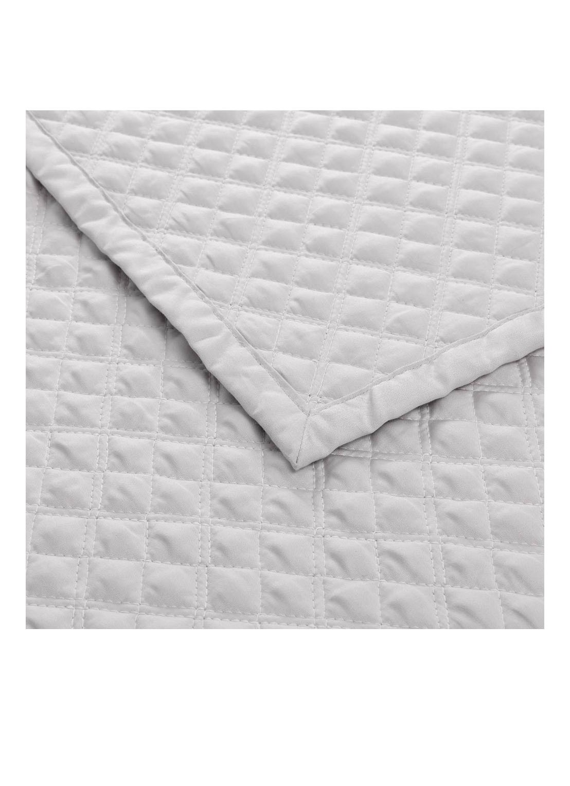 Ralph Lauren Argyle bedsprei 275 x 235 cm - voorkant 2 lichtgrijs
