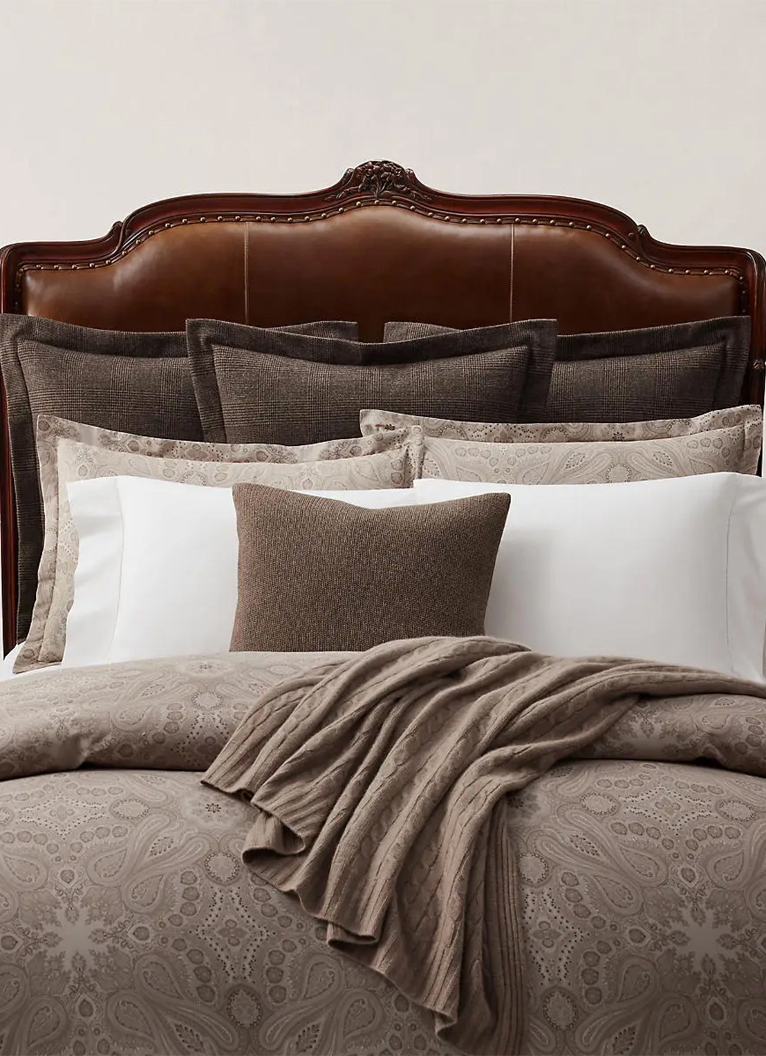Ralph Lauren Beaumont sierkussenhoes 50 x 50 cm - achterkant 3 lichtbruin