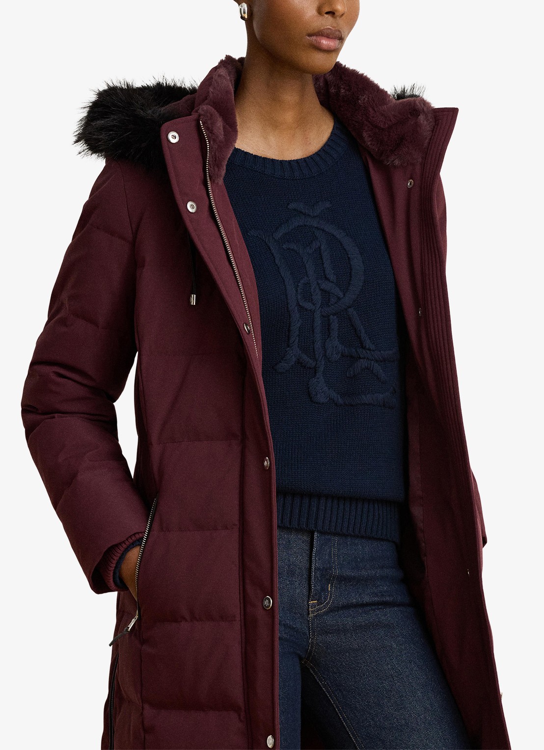 Ralph Lauren Donsjas met capuchon en imitatiebont - detail dark garnet / bordeauxrood