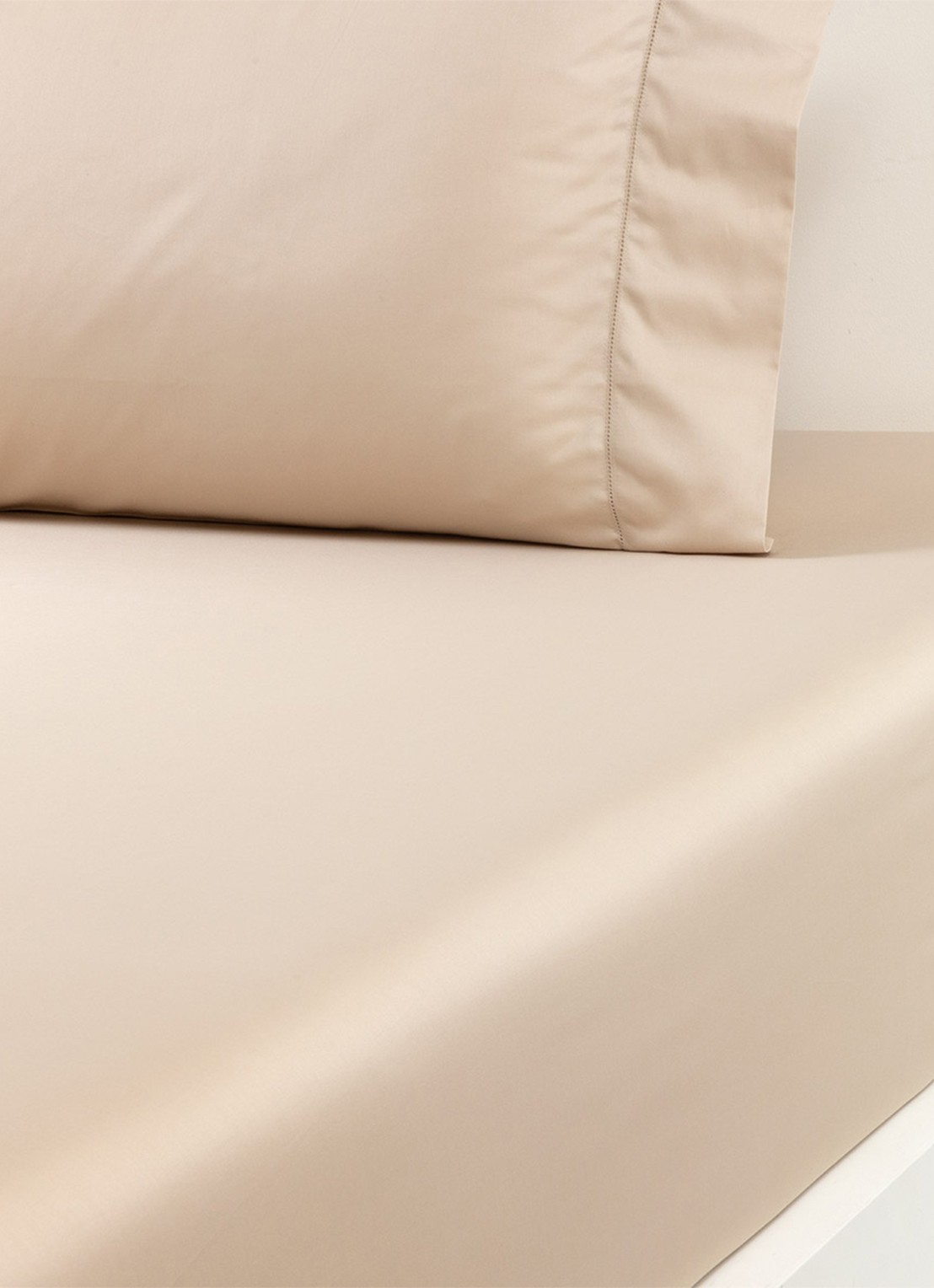 Ralph Lauren Hoeslaken van katoensatijn 624TC, hoekhoogte 33 cm - voorkant creme