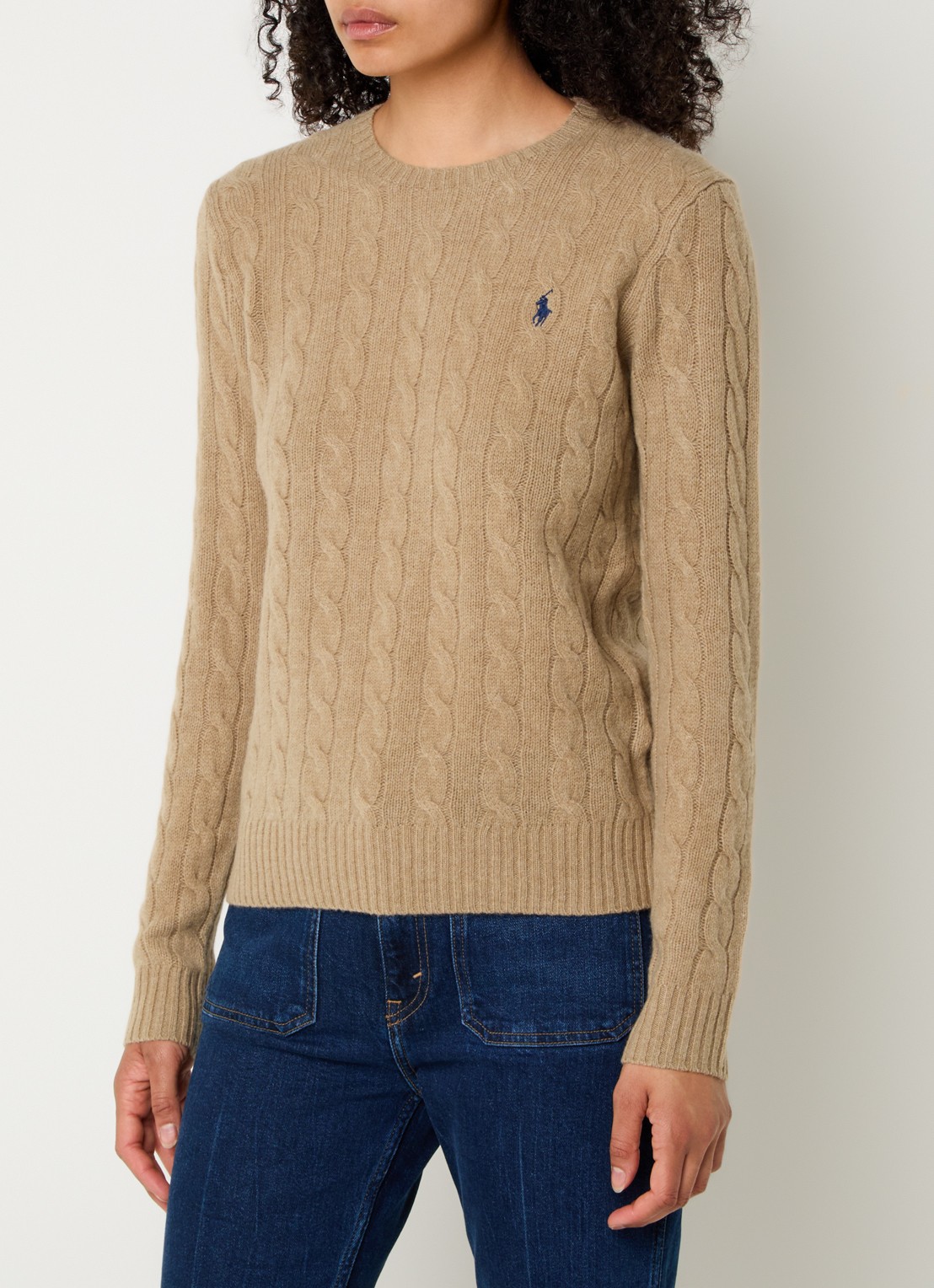 Ralph Lauren Julianna kabelgebreide pullover in kasjmieblend met logoborduring - detail 4 camel