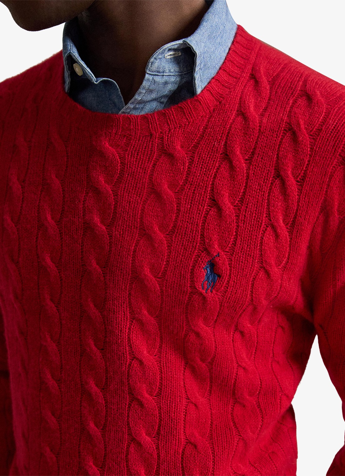 Ralph Lauren Kabelgebreide trui in kasjmierblend met logoborduring - detail 5 park ave red / rood