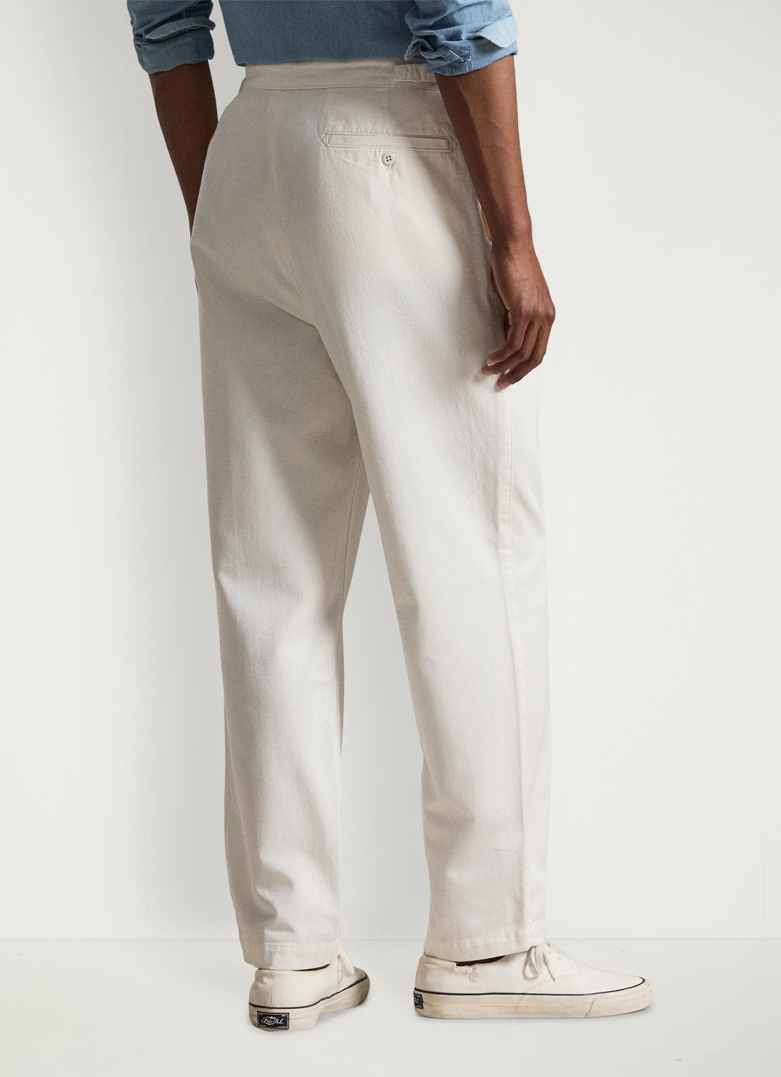 Ralph Lauren Relaxed fit chino met plooidetails - achterkant 5 deckwash white / wit
