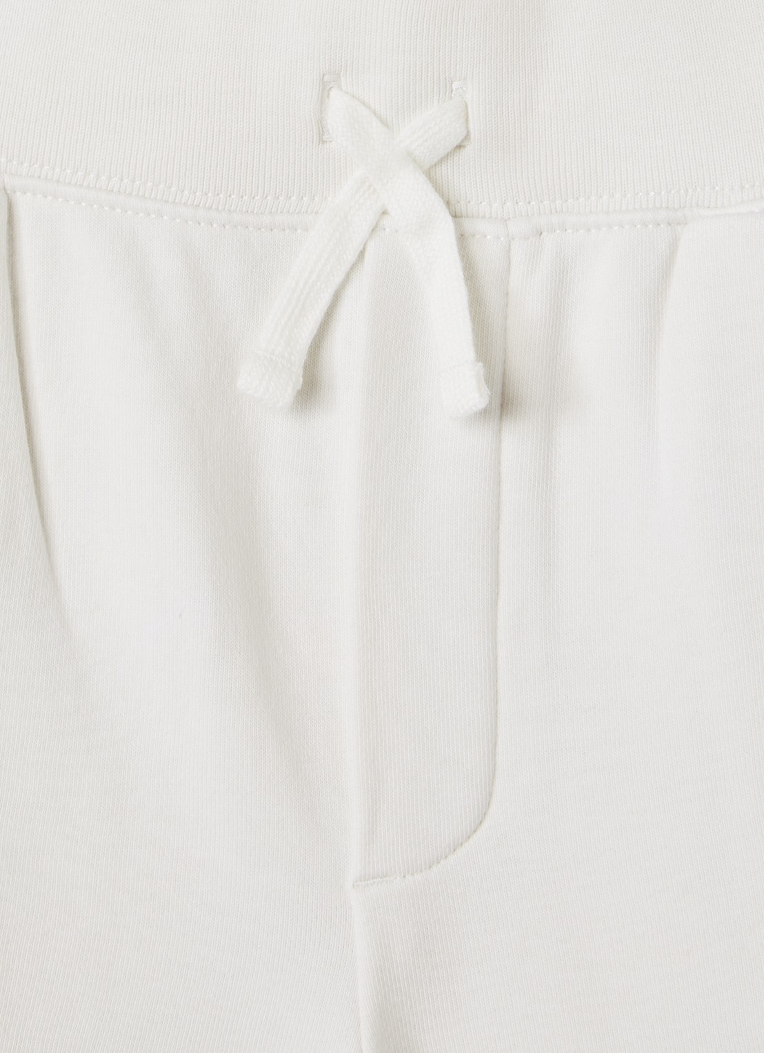 Ralph Lauren Straight fit korte jogginbroek met logoborduring - detail gebroken wit