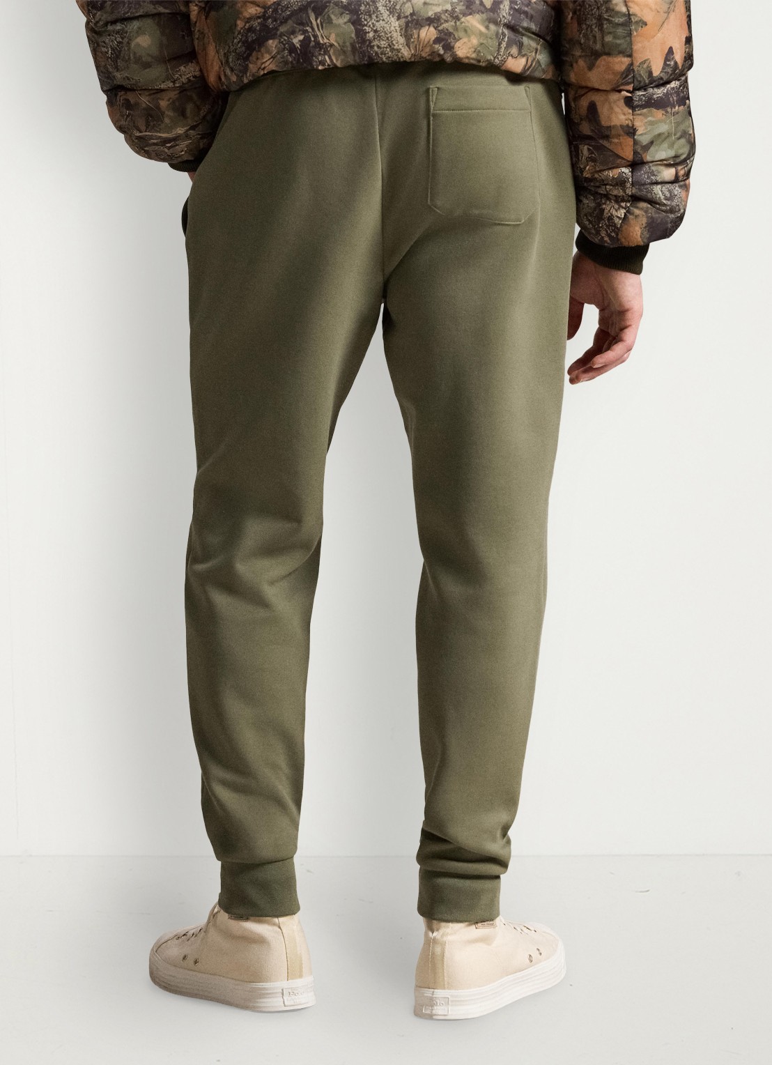 Ralph Lauren Tapered fit joggingbroek met logoborduring - achterkant 4 cruise olive / groen