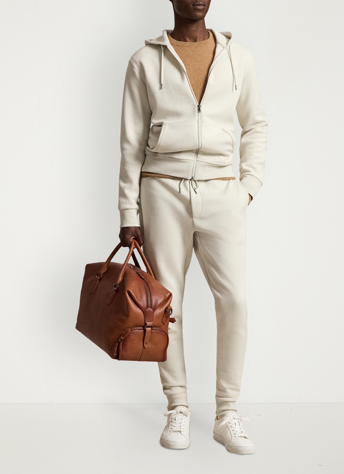 Ralph Lauren Tapered fit joggingbroek met logoborduring - voorkant 4 stone pebble / gebroken wit