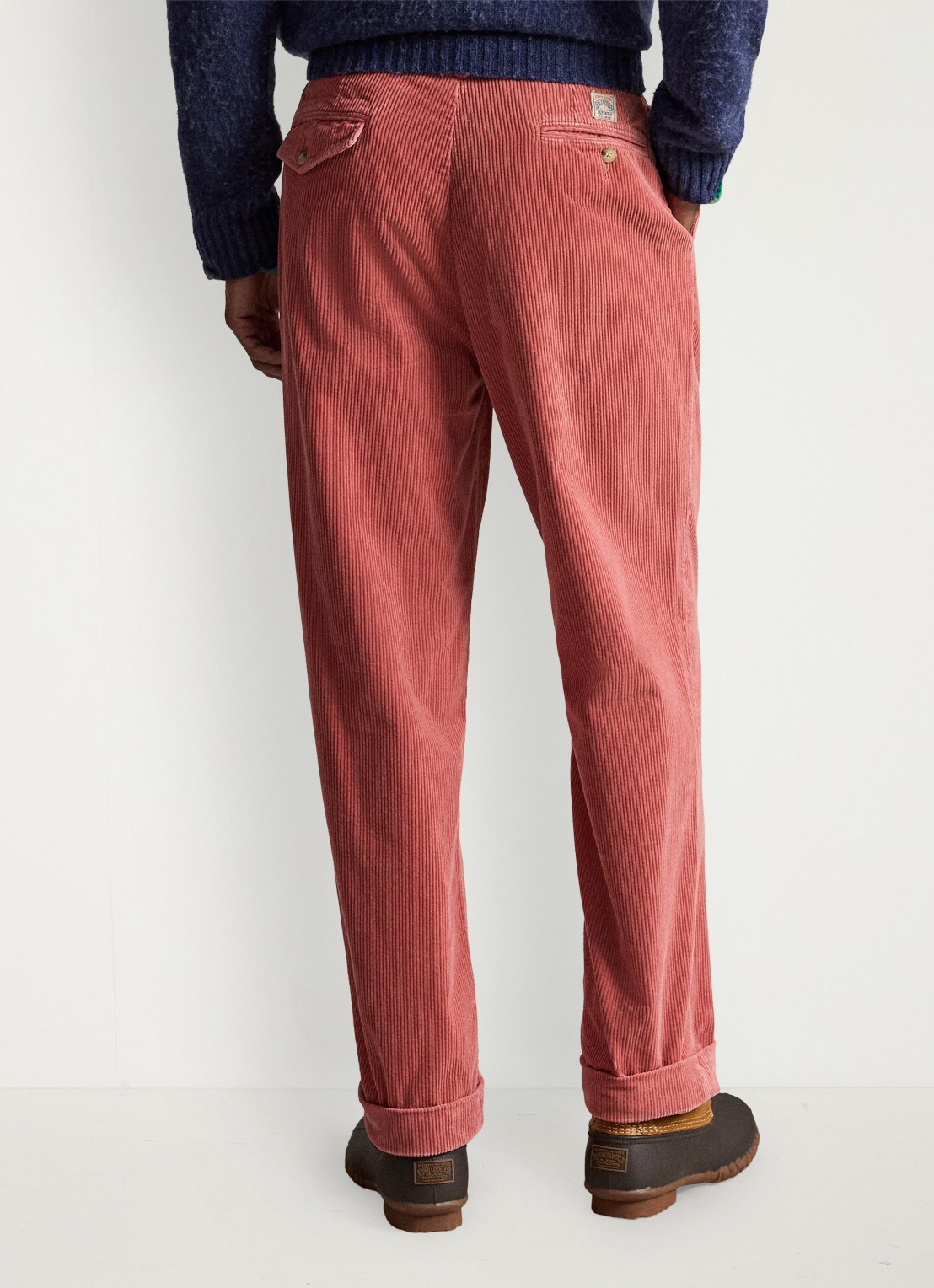 Ralph Lauren Whitman relaxed fit chino van corduroy - achterkant 5 litchfield rose / roze