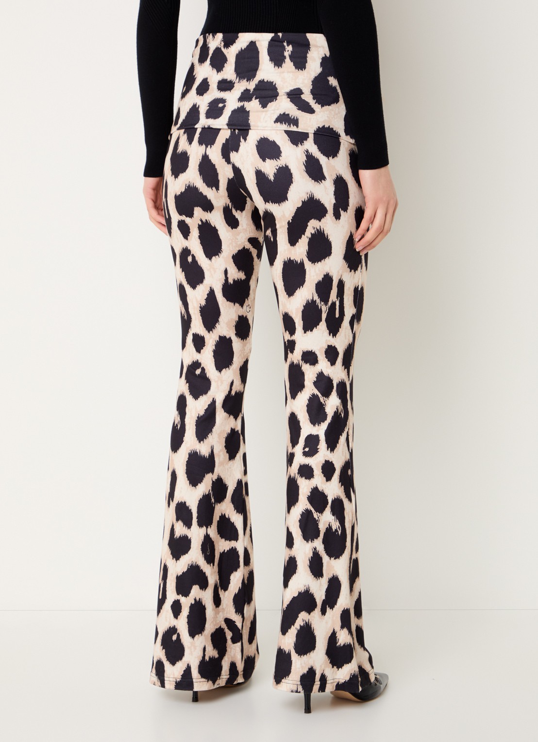 Refined Department High waist flared fit pantalon met panterprint - achterkant 4 bruin