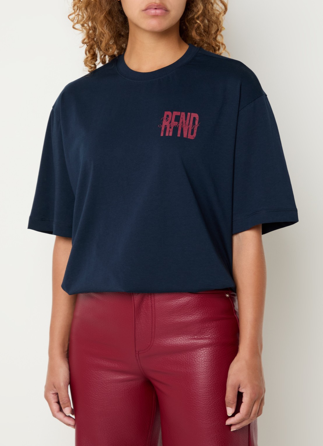 Refined Department Jordan T-shirt met logo- en backprint  - detail 4 donkerblauw