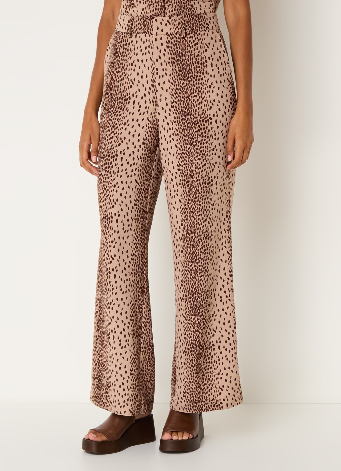 Refined Department Puck high waist loose fit pantalon met panterprint  - detail 4 bruin