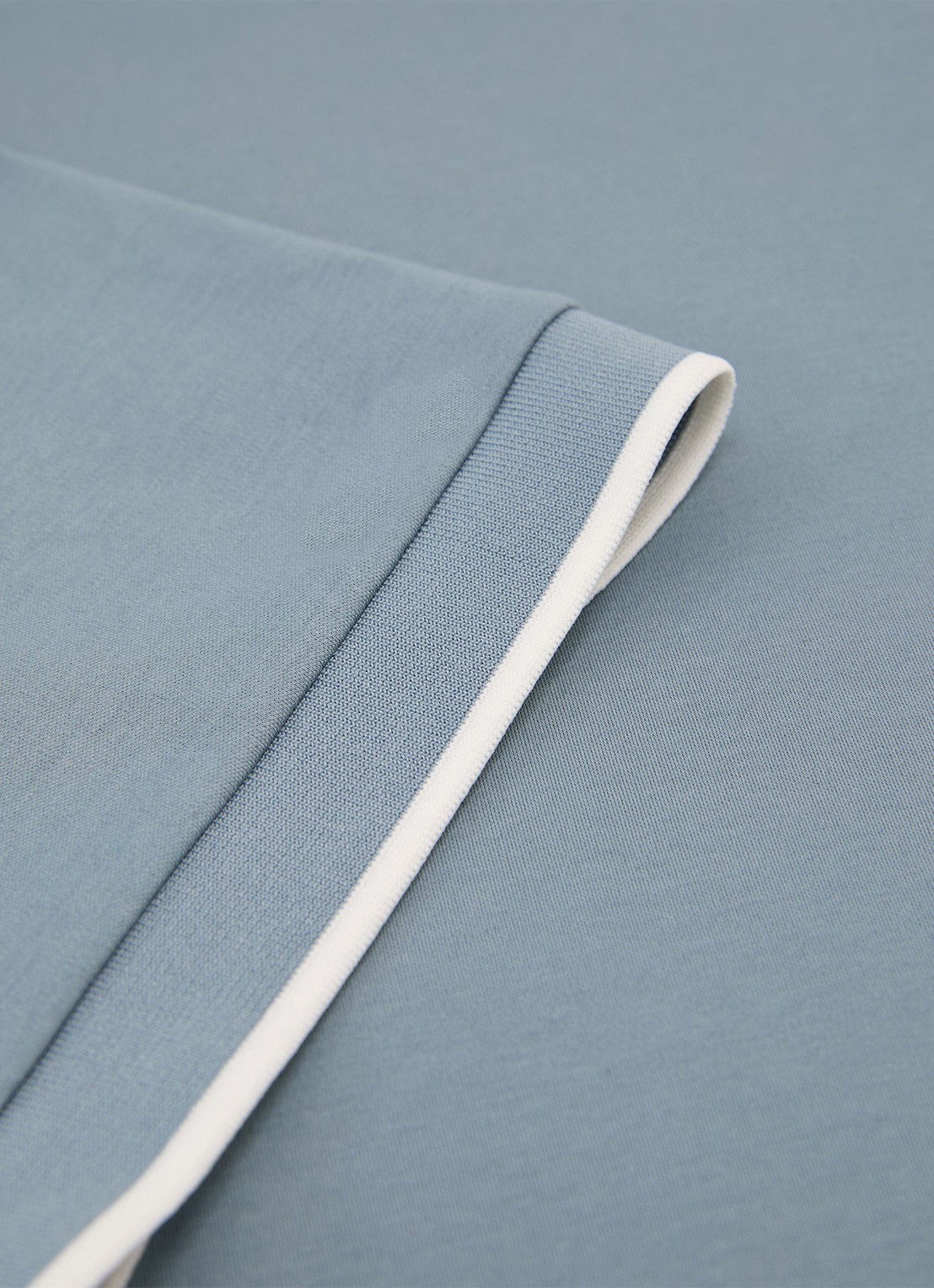 Reiss Ainsley T-shirt met gestreept detail - detail 3 staalblauw