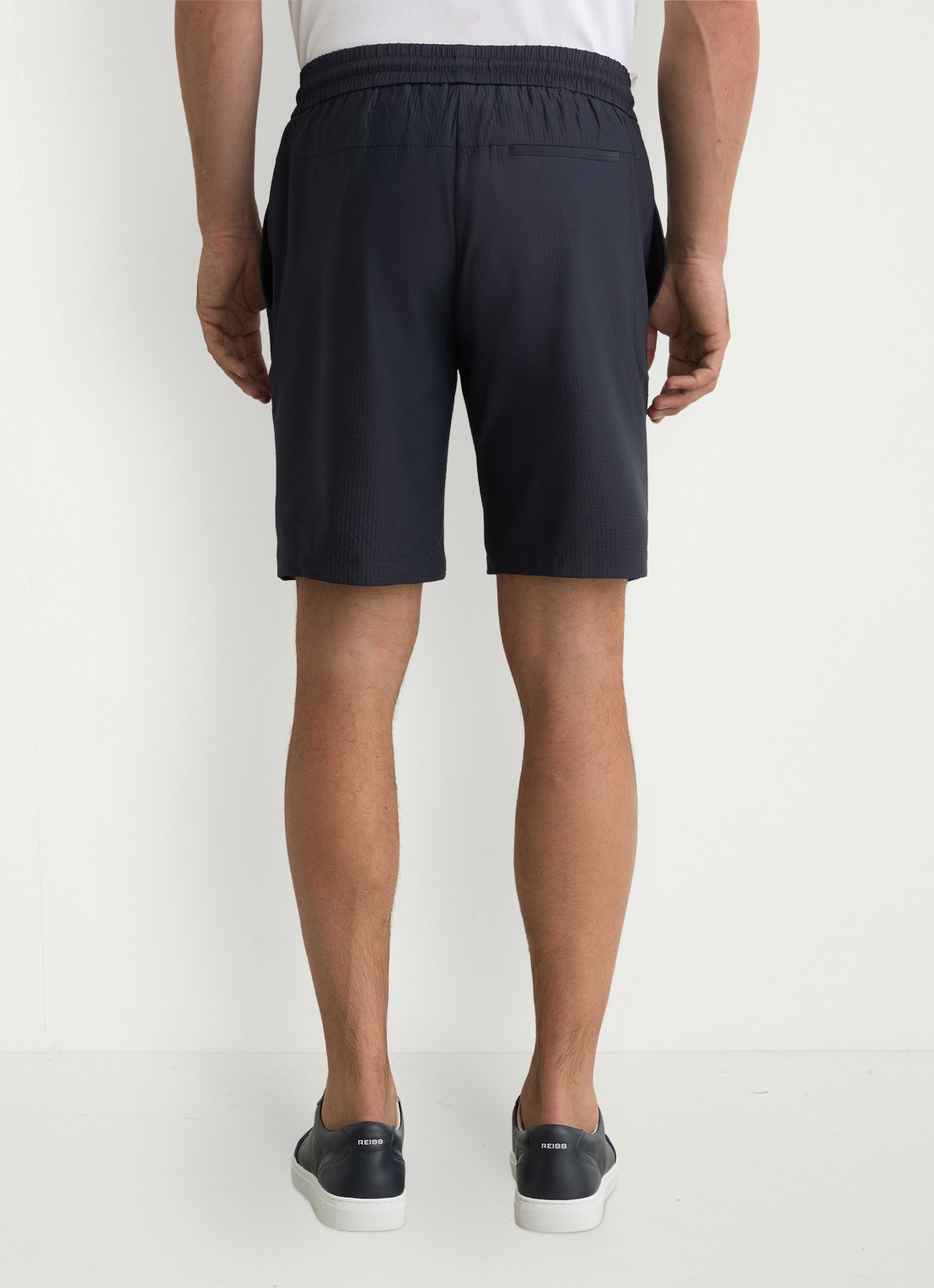 Reiss Ajay straight fit korte broek met structuur - achterkant 6 donkerblauw