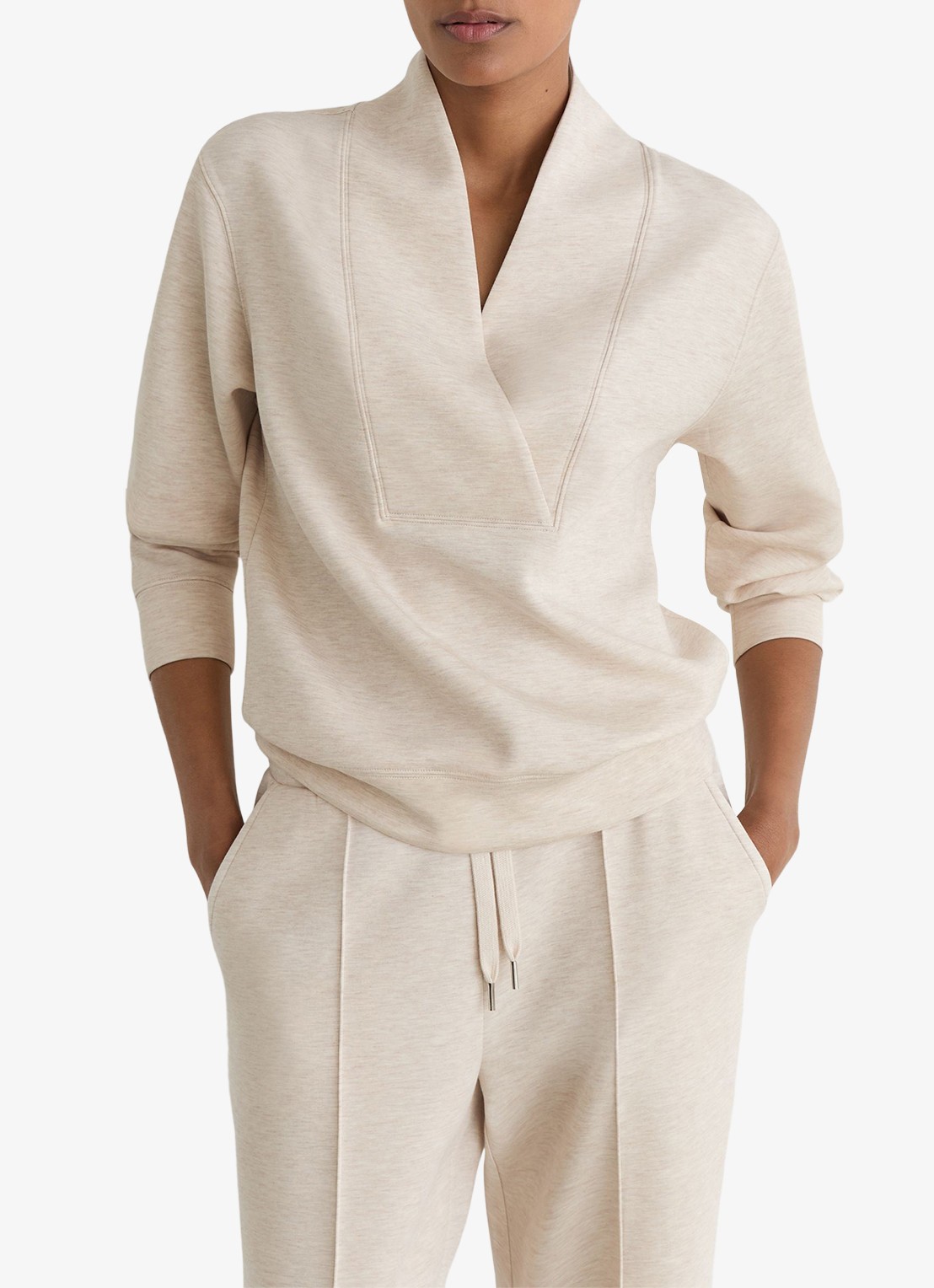 Reiss Annabel sweater met opstaande kraag - detail beige