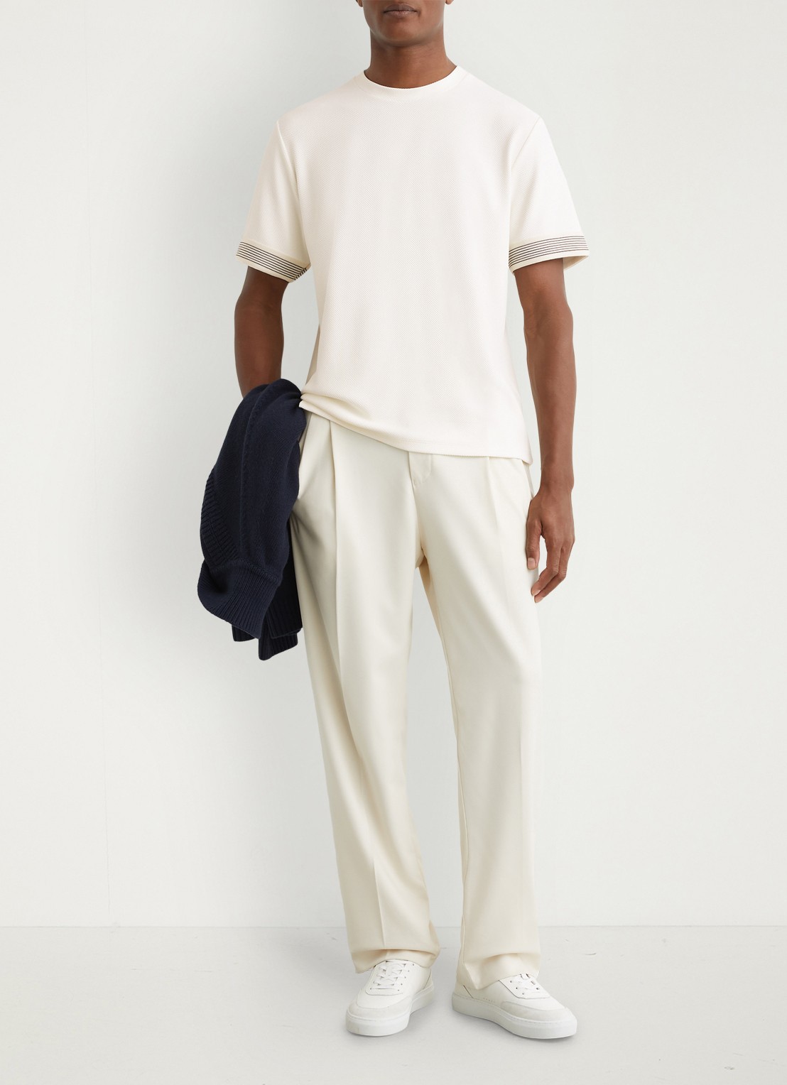 Reiss Aries T-shirt met structuur - voorkant 2 gebroken wit
