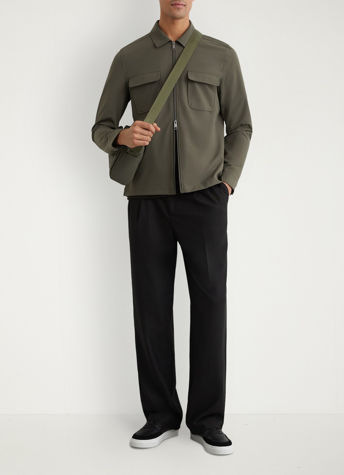 Reiss Ascend overshirt met borstzakken - voorkant 2 donkergroen