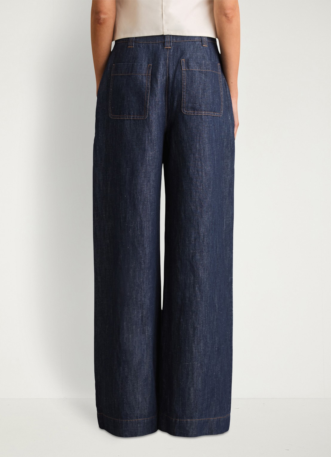 Reiss Ashby high waist fit broek van chambray - achterkant indigo