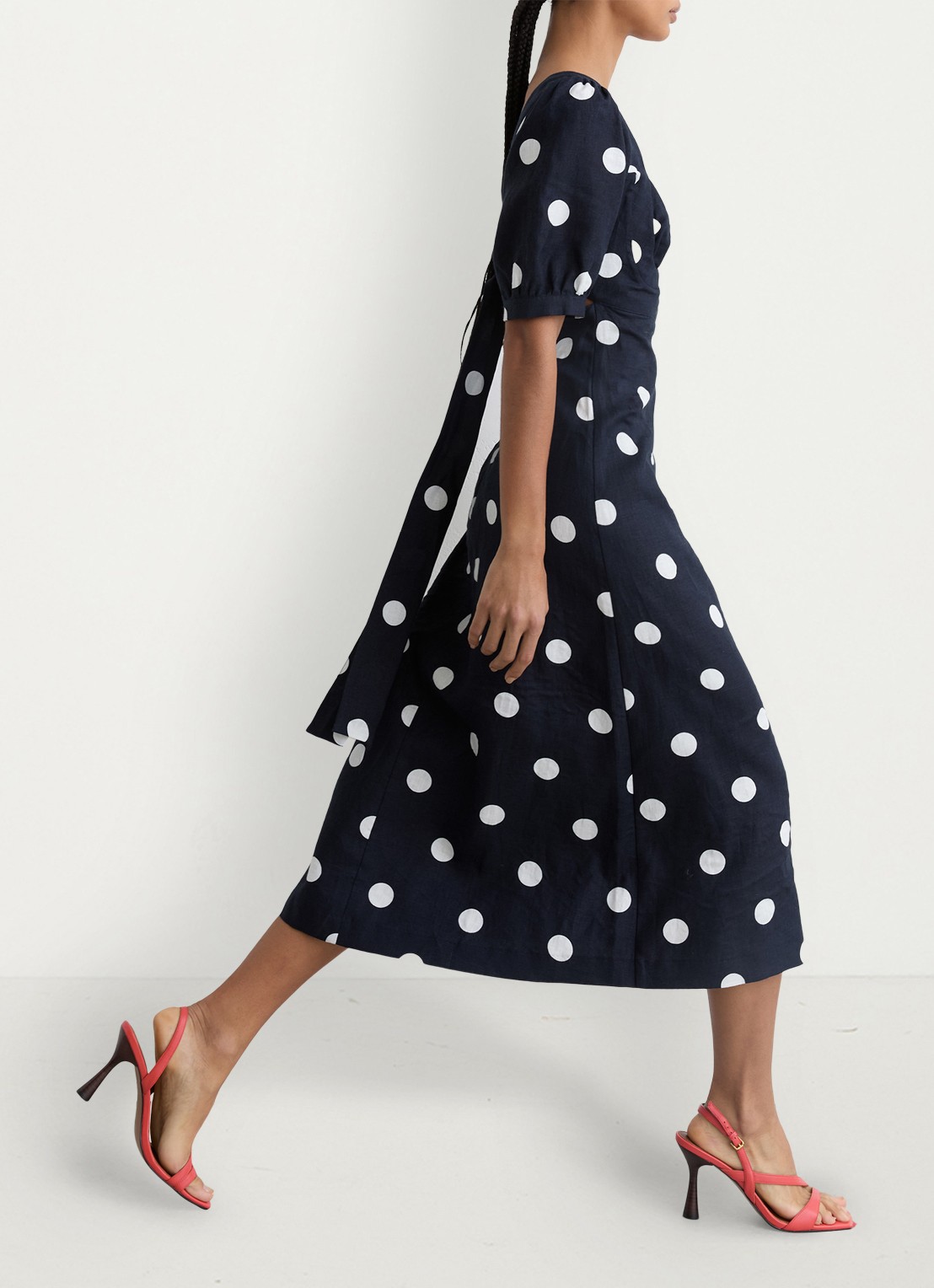Reiss Astrid midi jurk van linnen met pofmouw - detail 5 zwart