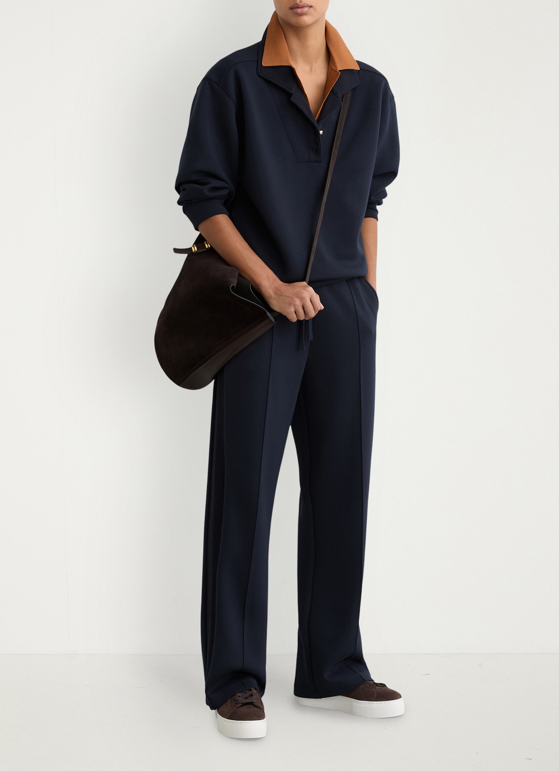 Reiss Bella wide fit joggingbroek met steekzakken - voorkant 3 donkerblauw