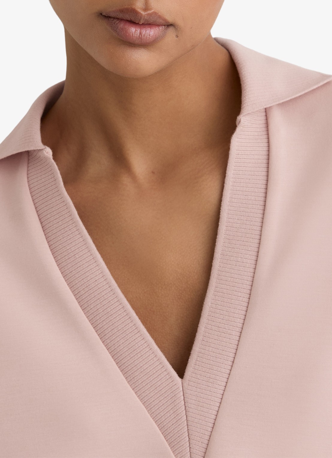 Reiss Bernie pullover met V-hals - detail 4 lichtroze