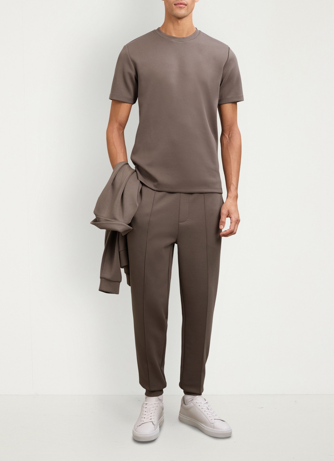 Reiss Bradley T-shirt met ronde hals - voorkant 6 lichtbruin