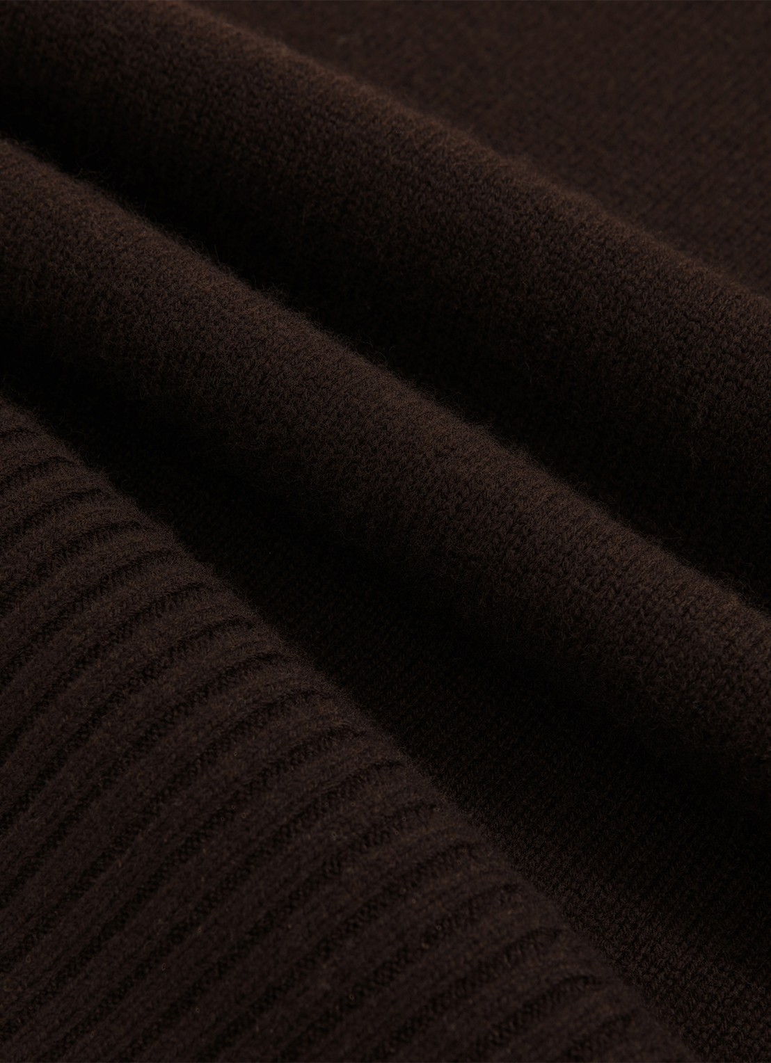 Reiss Brooklyn fijngebreide trui in wolblend - detail 6 chocoladebruin