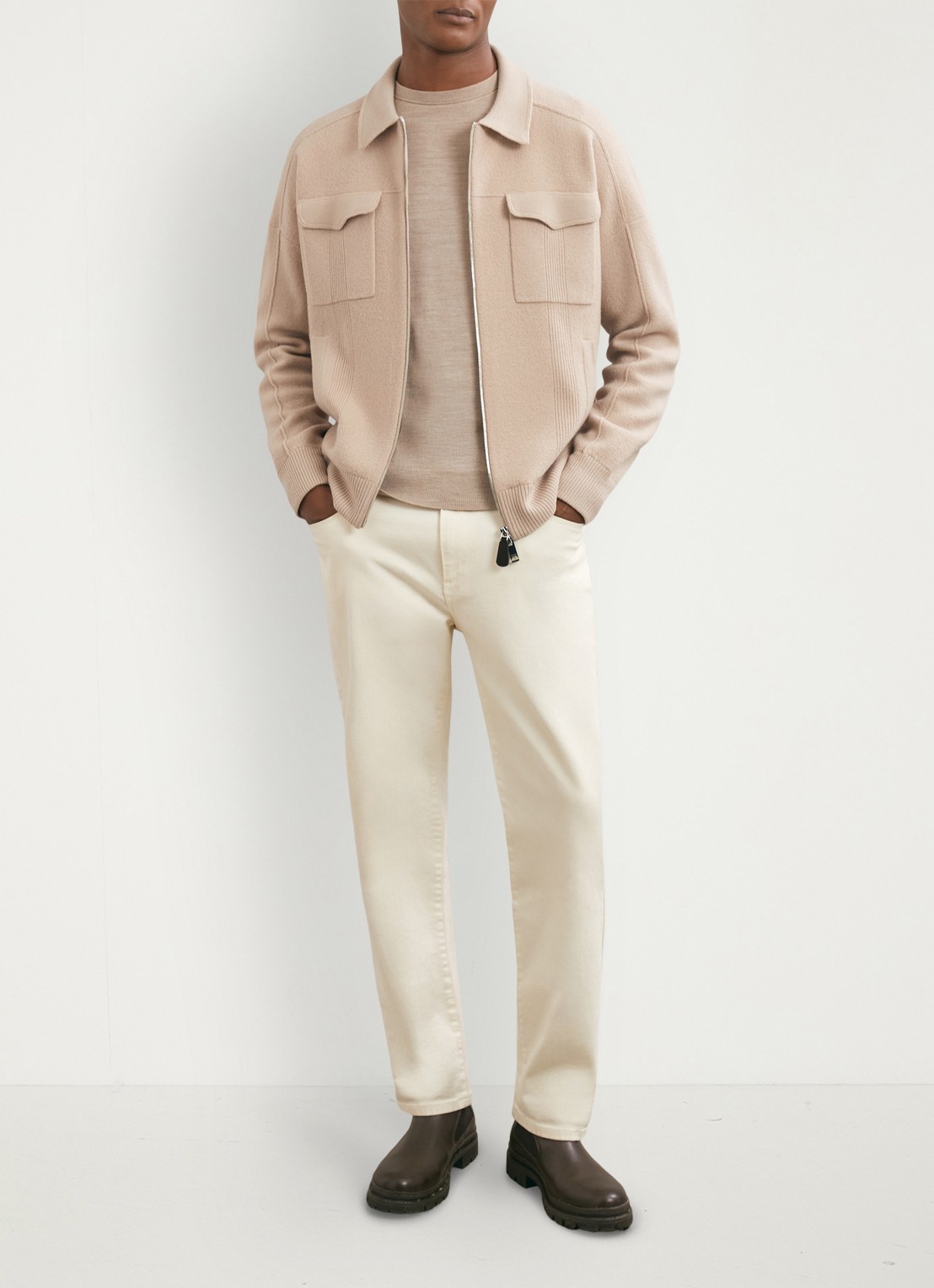 Reiss Calder fijngebreid vest van wol met borstzakken  - voorkant 3 camel