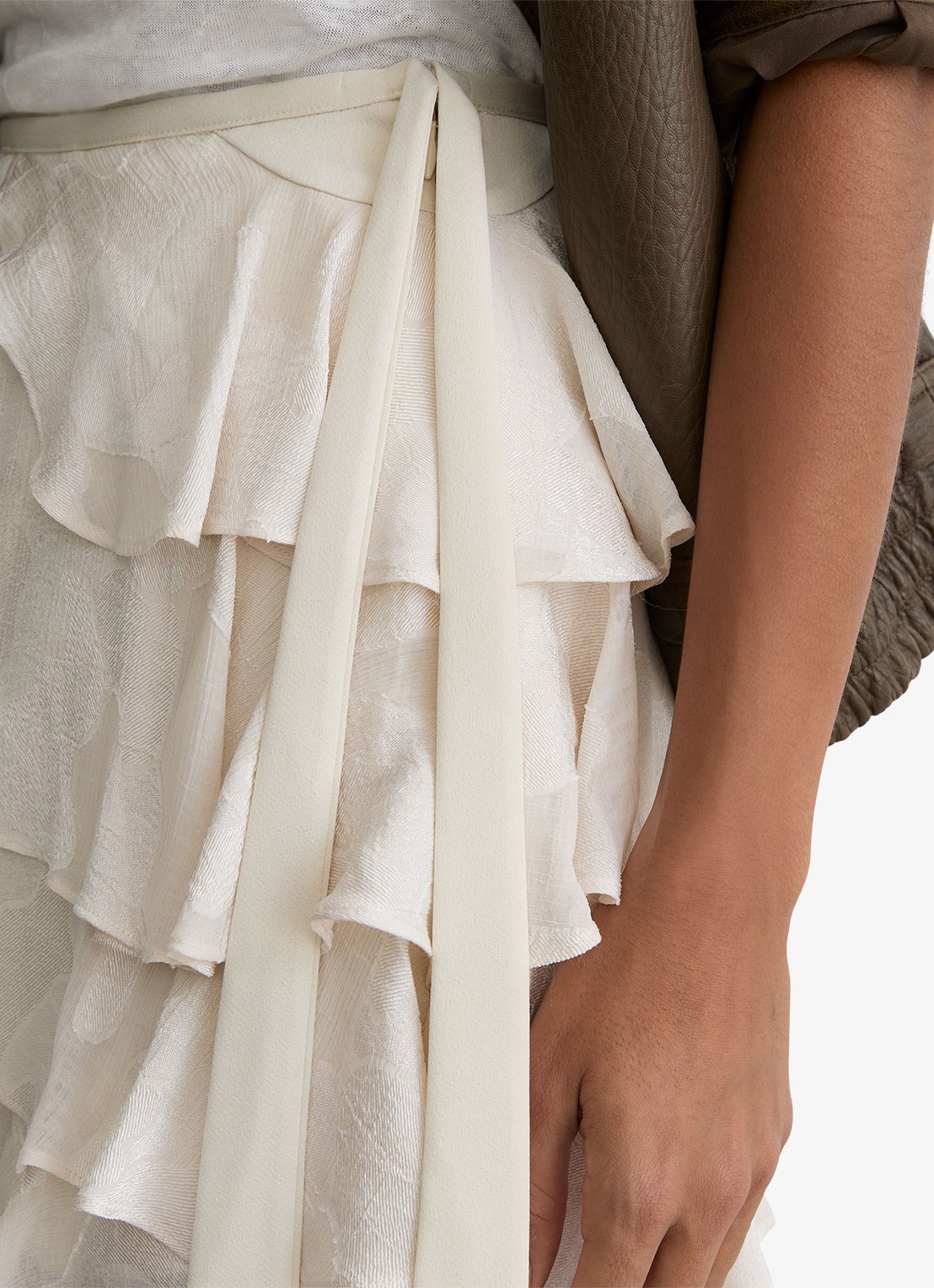 Reiss Cameron minirok met ruches - detail 5 creme