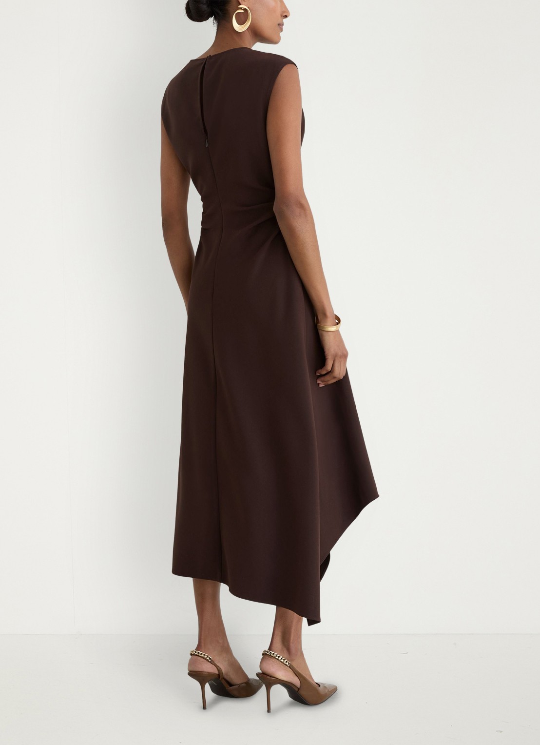 Reiss Camilla midi jurk met asymmetrische zoom - achterkant bruin