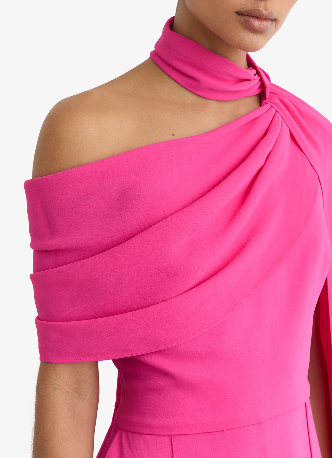 Reiss Carrie one shoulder wide fit jumpsuit met cape - detail 7 donkerroze