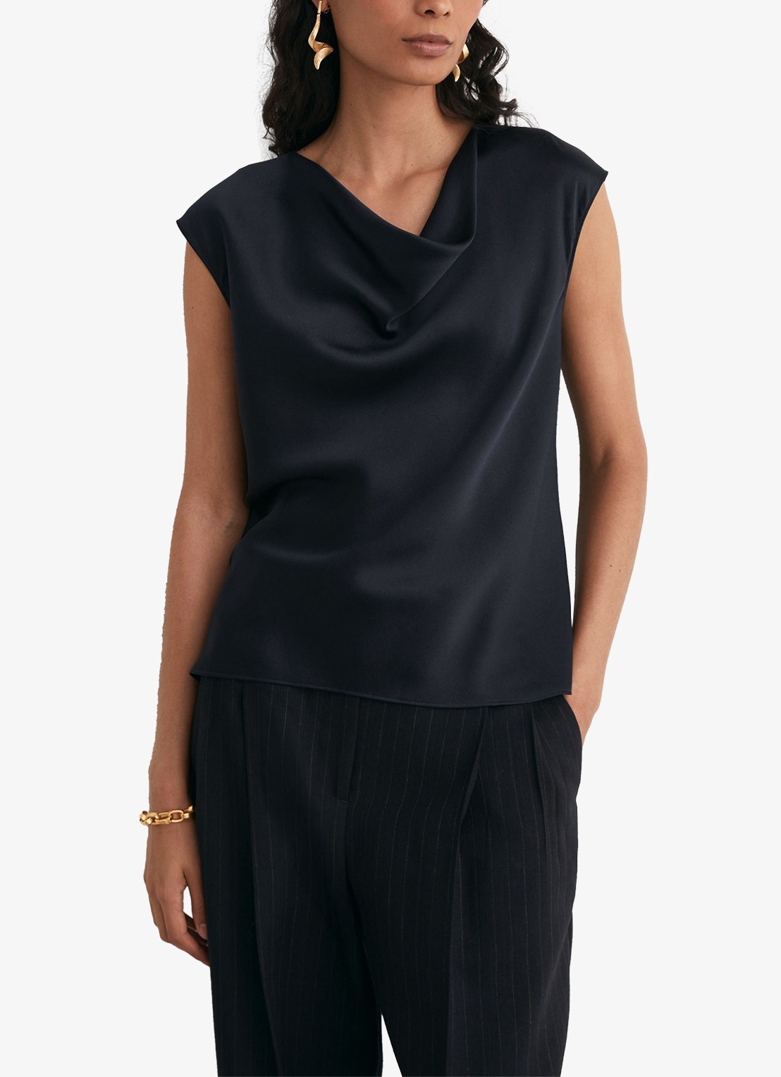 Reiss Cate top van zijde met watervalhals - detail donkerblauw