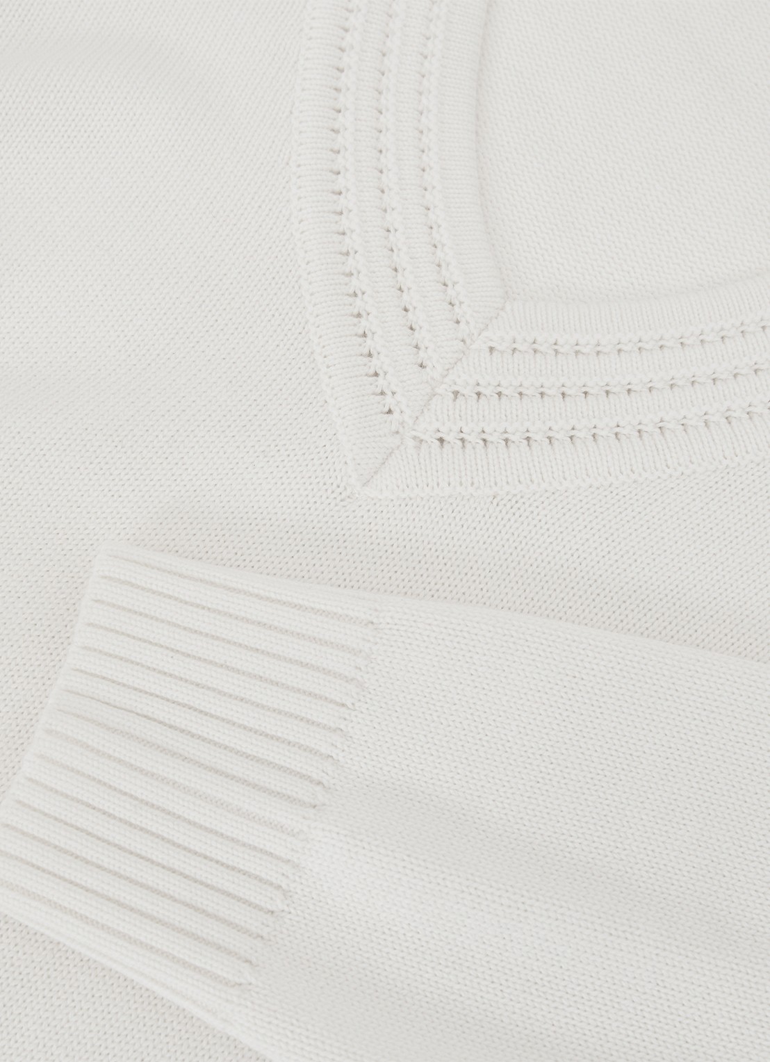 Reiss Cherish fijngebreide trui in wolblend met v-hals - detail 4 wit