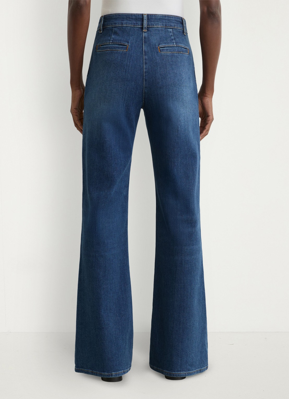 Reiss Claude high waist flared jeans met paspelzakken - achterkant indigo