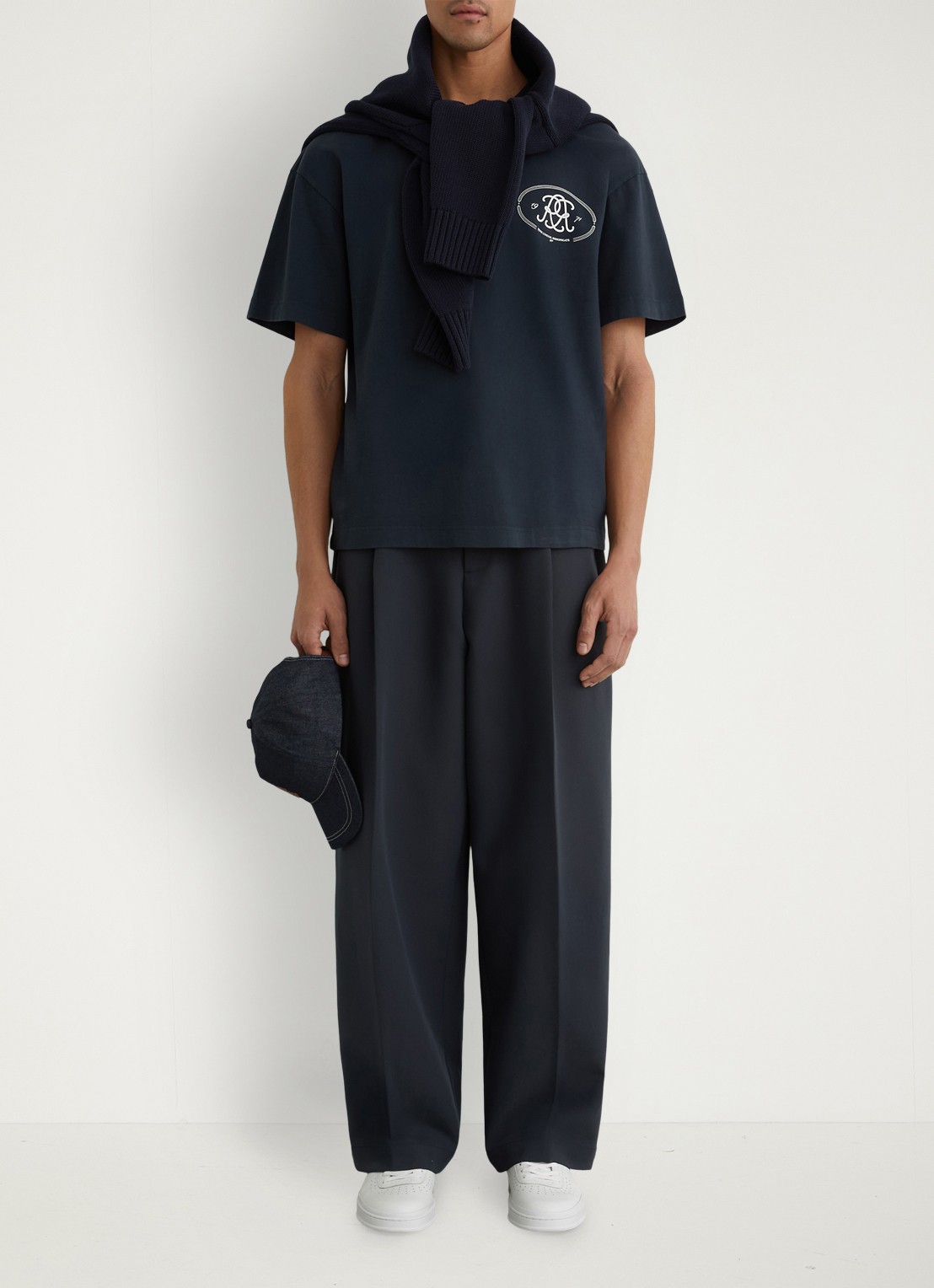 Reiss CLEMENT Monogram-Print Pigment-Dyed Relaxed T-Shirt - voorkant 5 donkerblauw