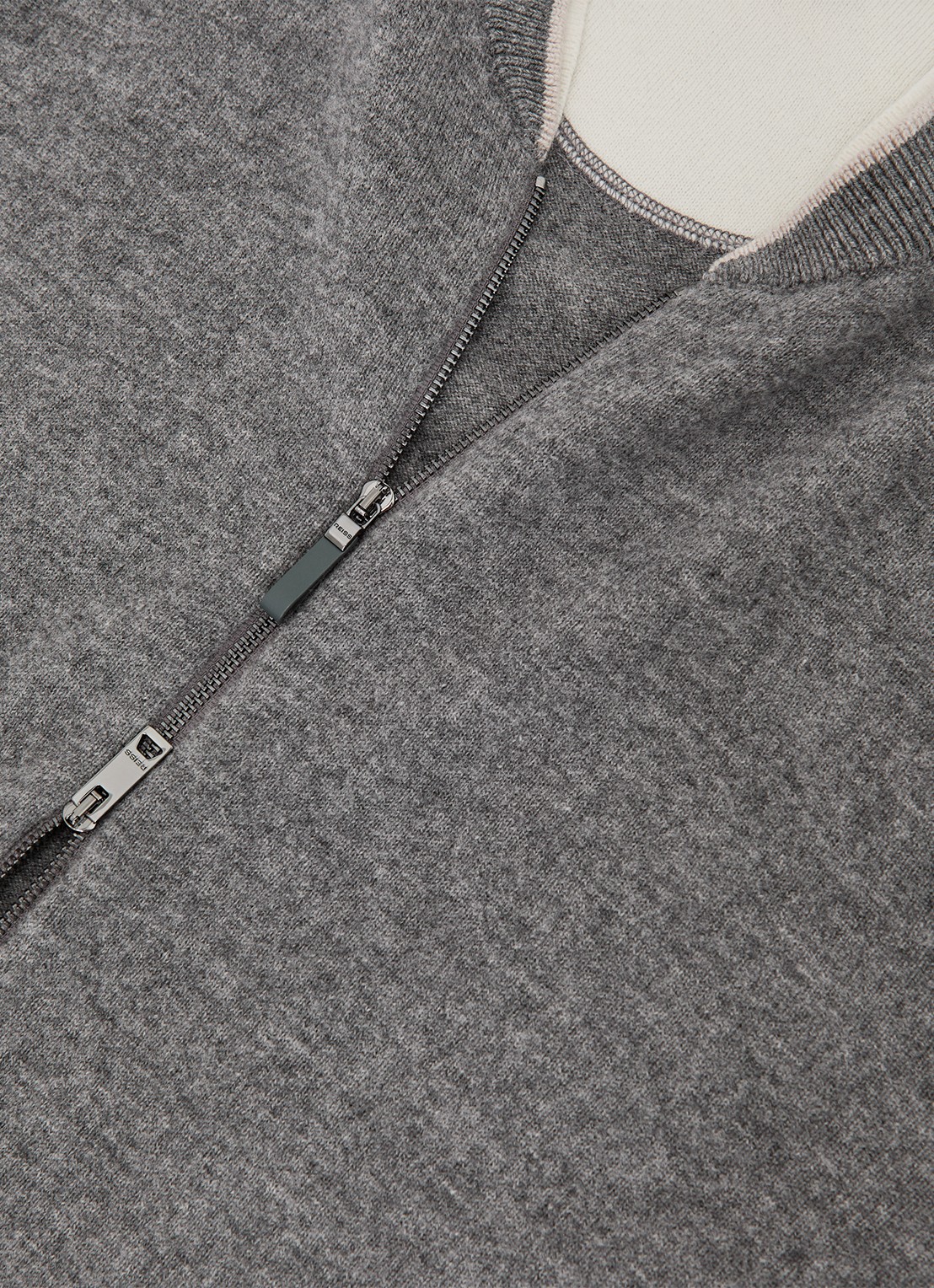 Reiss Clifford vest van wol met steekzakken - detail 3 middengrijs