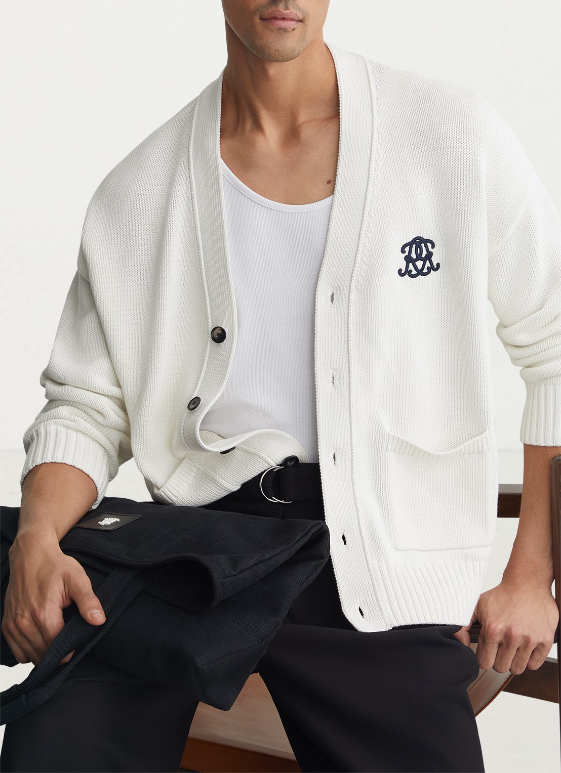 Reiss Coates grofgebreid vest met borduring - detail 5 gebroken wit