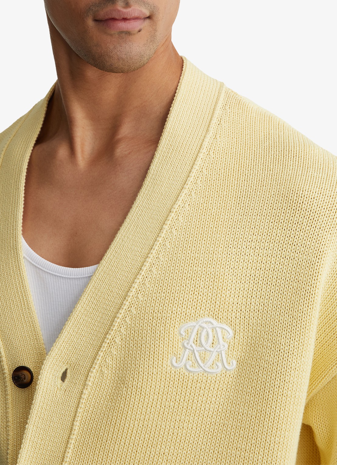 Reiss Coates grofgebreid vest met borduring - detail 4 geel